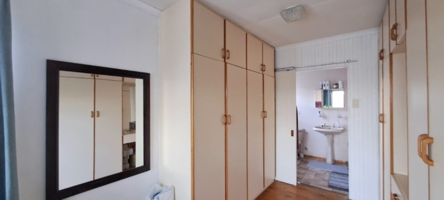 4 Bedroom Property for Sale in Sandbaai Western Cape